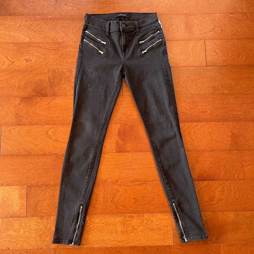 J Brand Cass Black Skinny Jeans with Zipper Accents